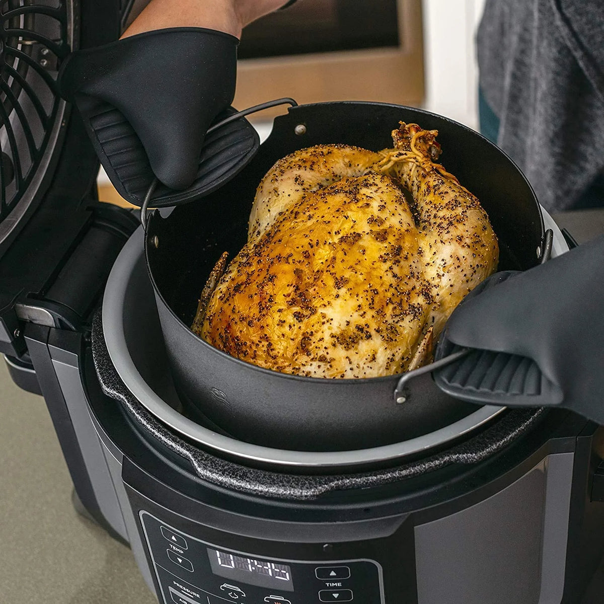 Restored 8-in-1 Multi-Cooker Pressure Cooker and Air Fryer 6.5 Qt G502707