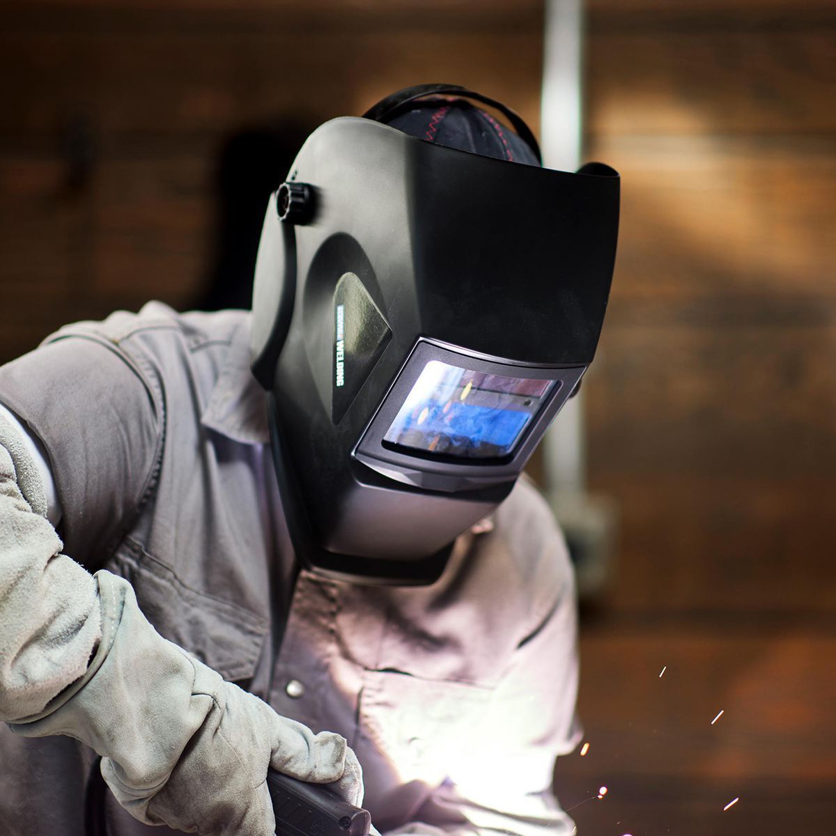 Auto-Darkening Welding Helmet S10857