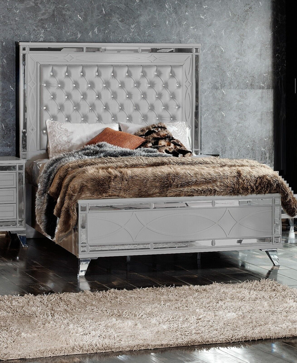 Queen Bed with 2 Nightstand J190