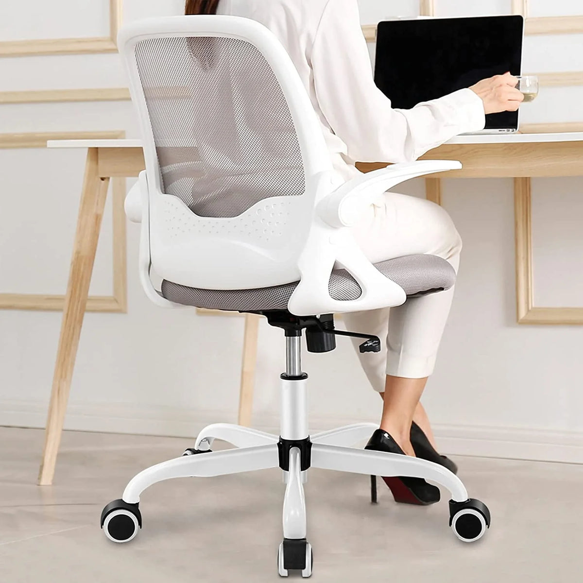 Black Ergonomic Mesh Office Chair M14891