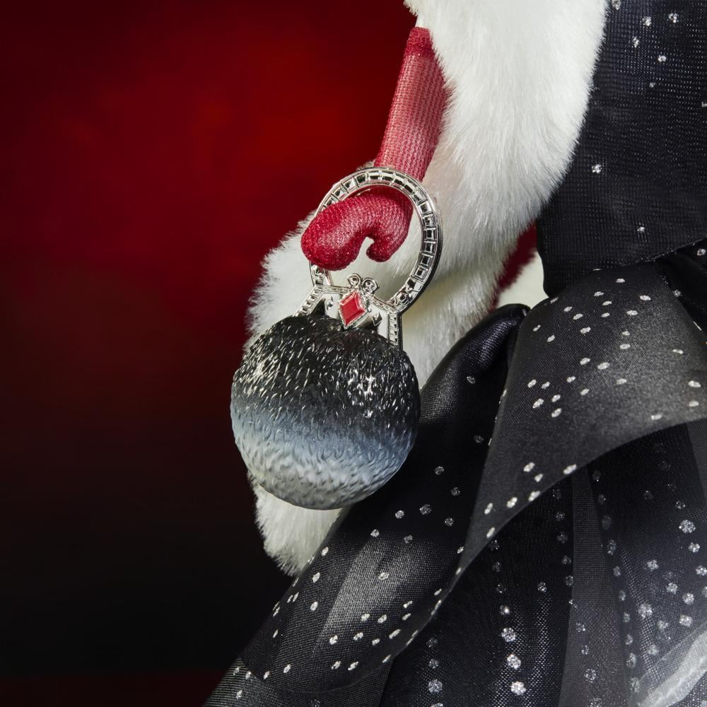 Cruella De Vil Fashion Doll Y722921