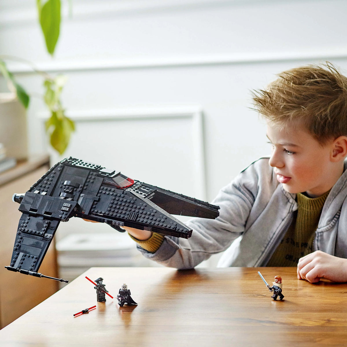 Buildable Toy Starship with Minifigure and Lightsabers C6048