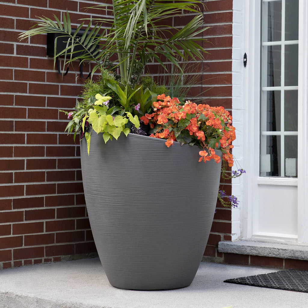 30" Round Planter Graphite Grey I944136
